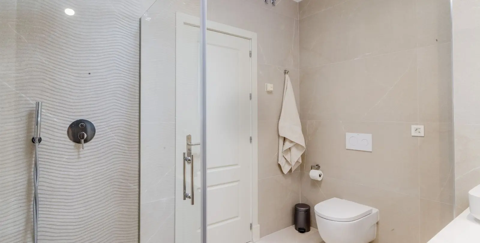 Sale of penthouse duplex in The Golden Mile 45