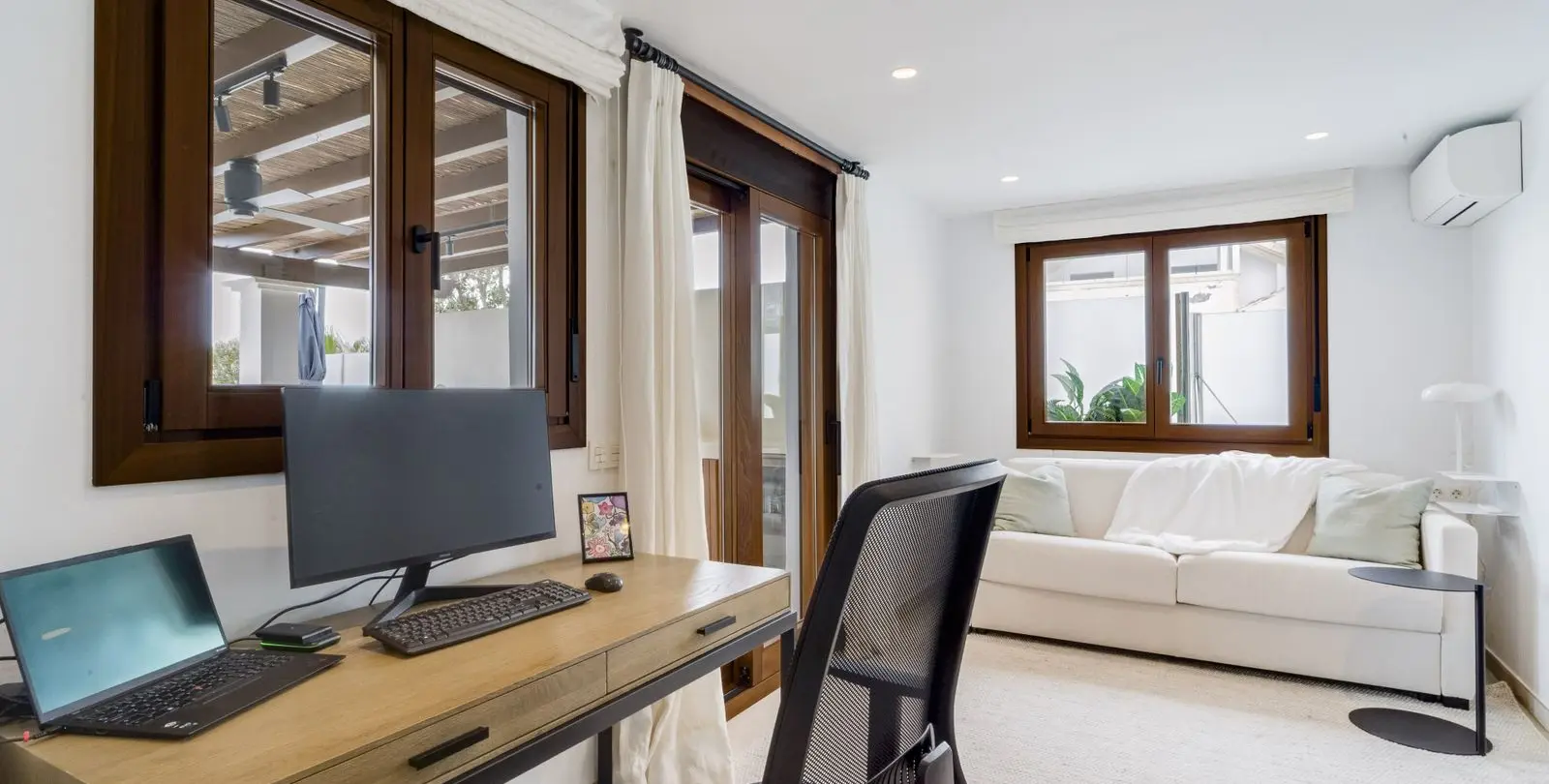 Sale of penthouse duplex in The Golden Mile 47