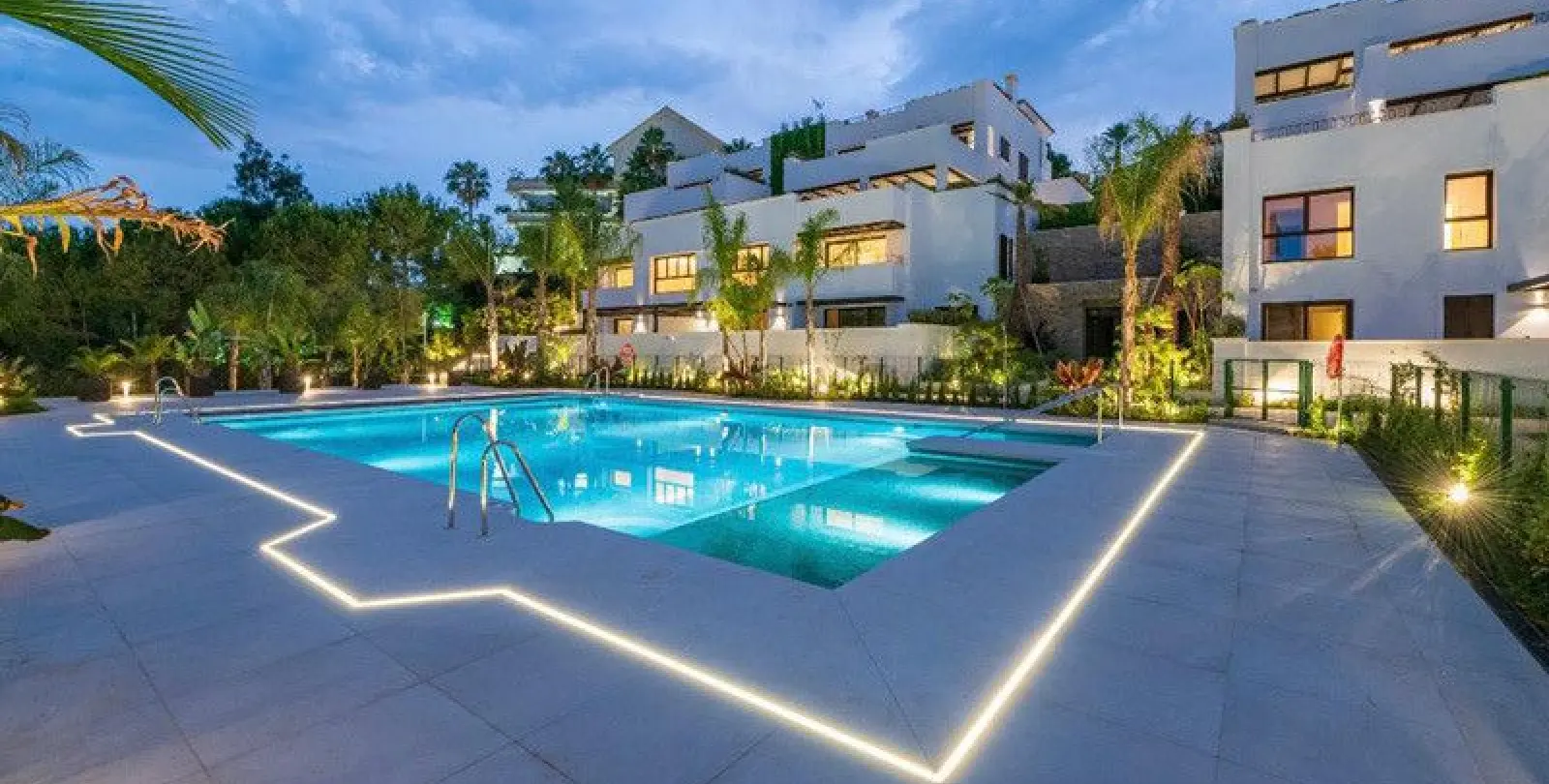 Sale of penthouse duplex in The Golden Mile 57