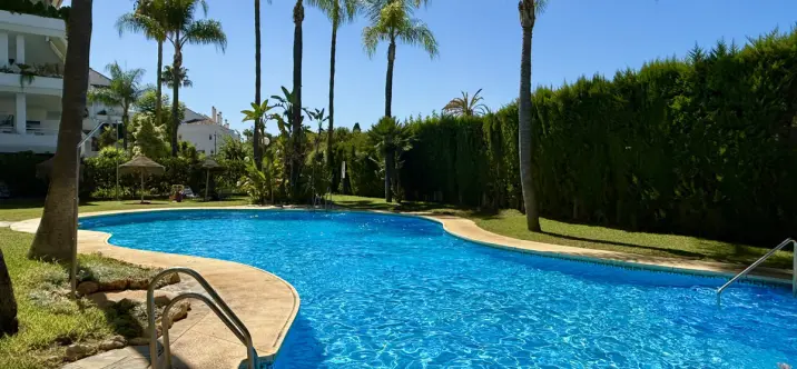 Alquiler a corto plazo de apartamento en planta baja en Guadalmina Baja 4