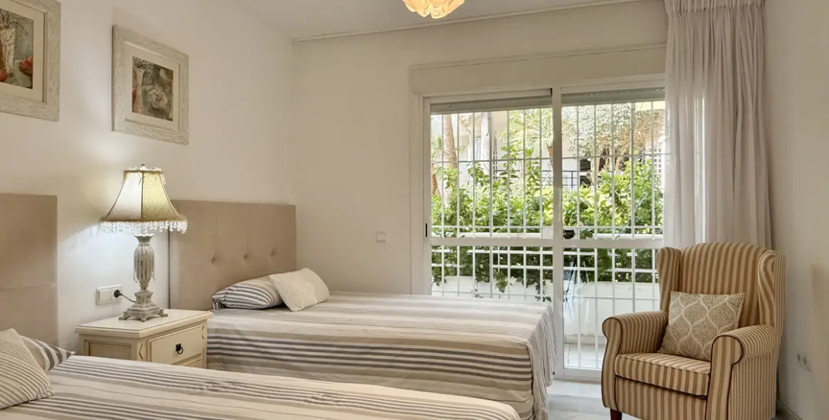 Alquiler a corto plazo de apartamento en planta baja en Guadalmina Baja 15