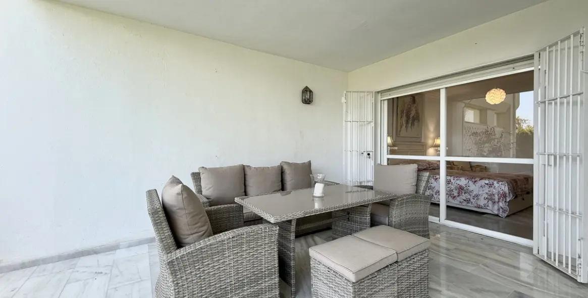 Alquiler a corto plazo de apartamento en planta baja en Guadalmina Baja 18