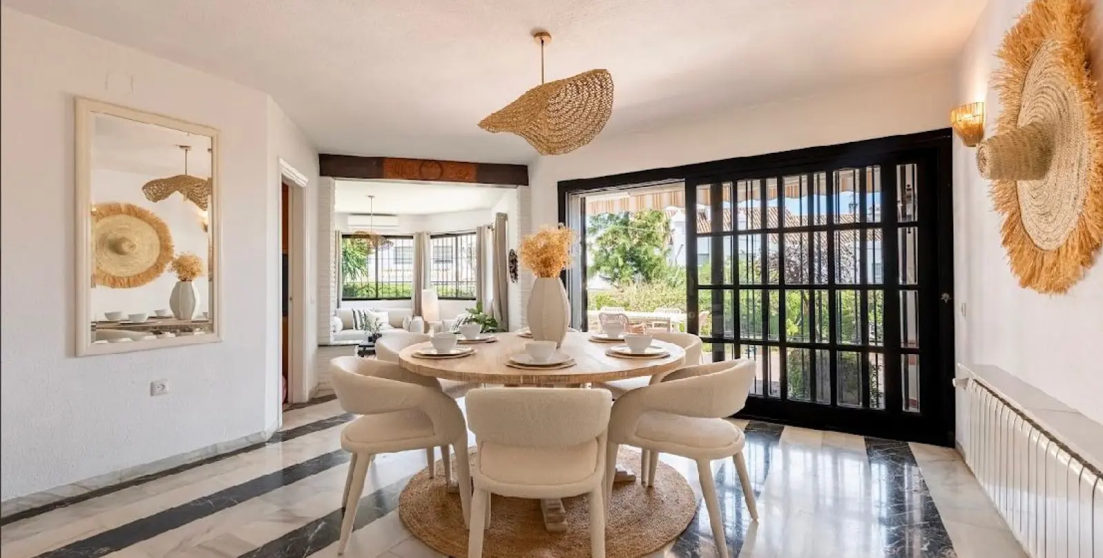 Long-term rent of detached villa in New Golden Mile 11