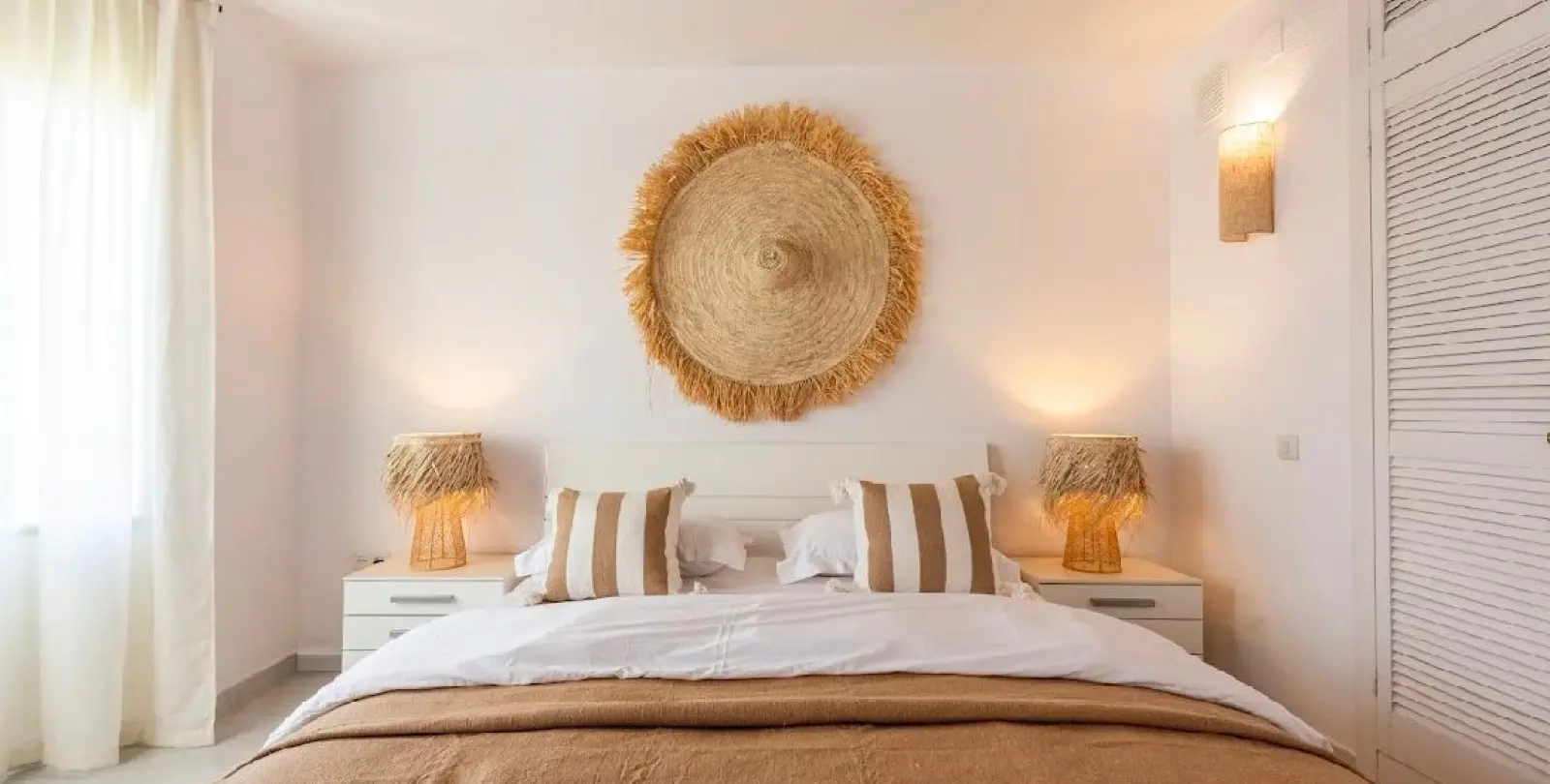 Long-term rent of detached villa in New Golden Mile 13