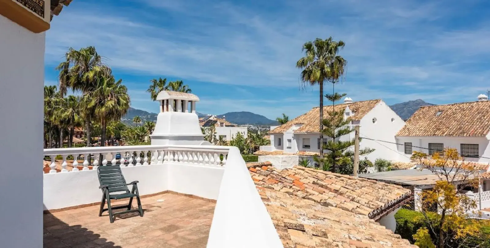 Long-term rent of detached villa in New Golden Mile 19