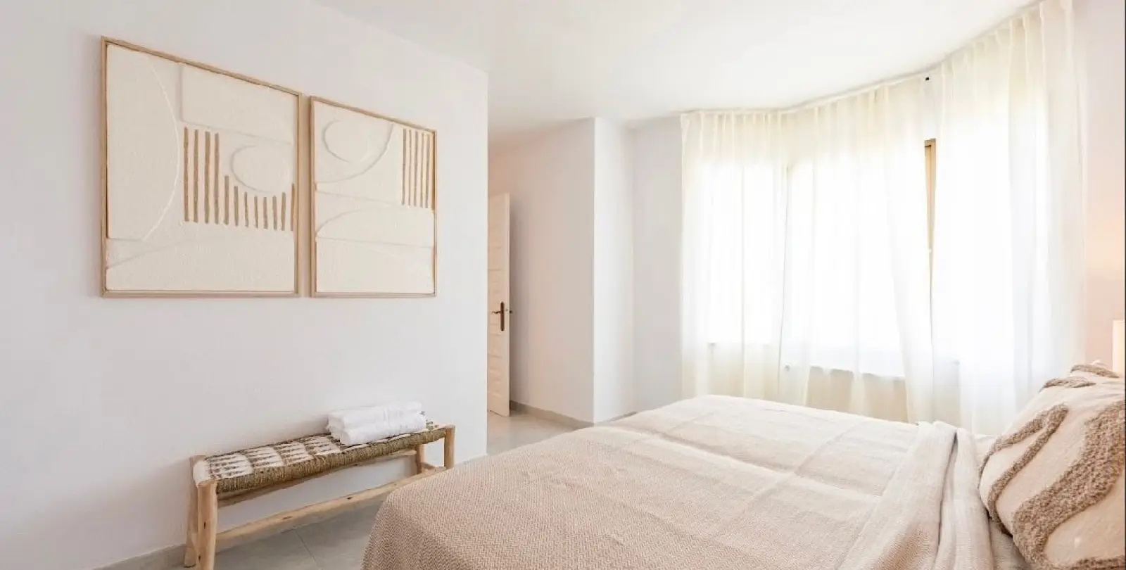 Long-term rent of detached villa in New Golden Mile 21
