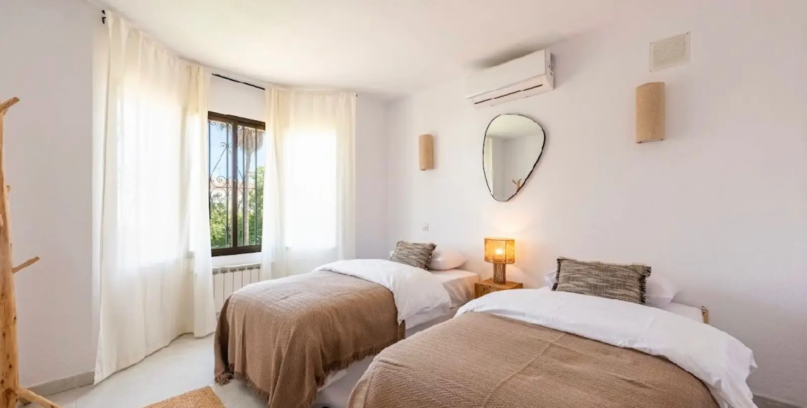 Long-term rent of detached villa in New Golden Mile 23