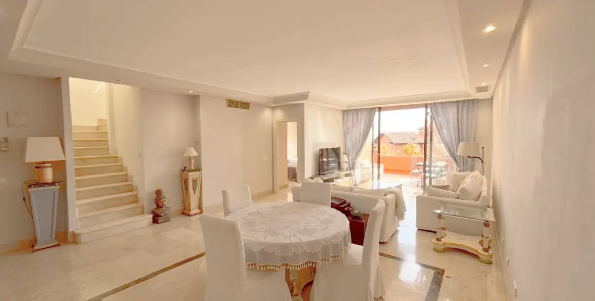 Long-term rent of penthouse in La Dama de Noche-La Alzambra 3