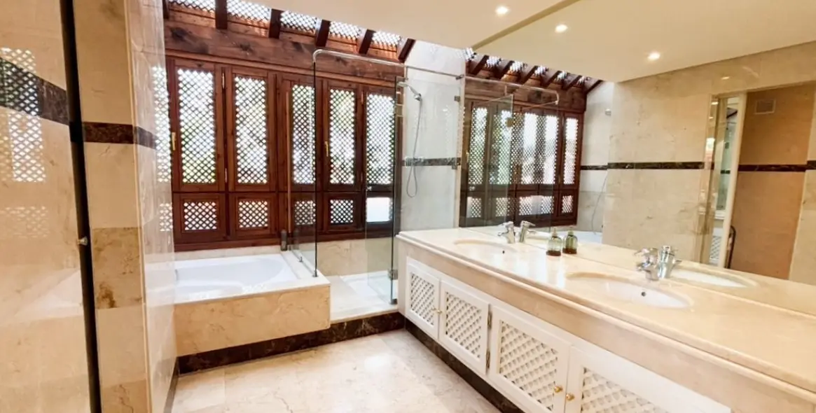 Long-term rent of penthouse in La Dama de Noche-La Alzambra 5