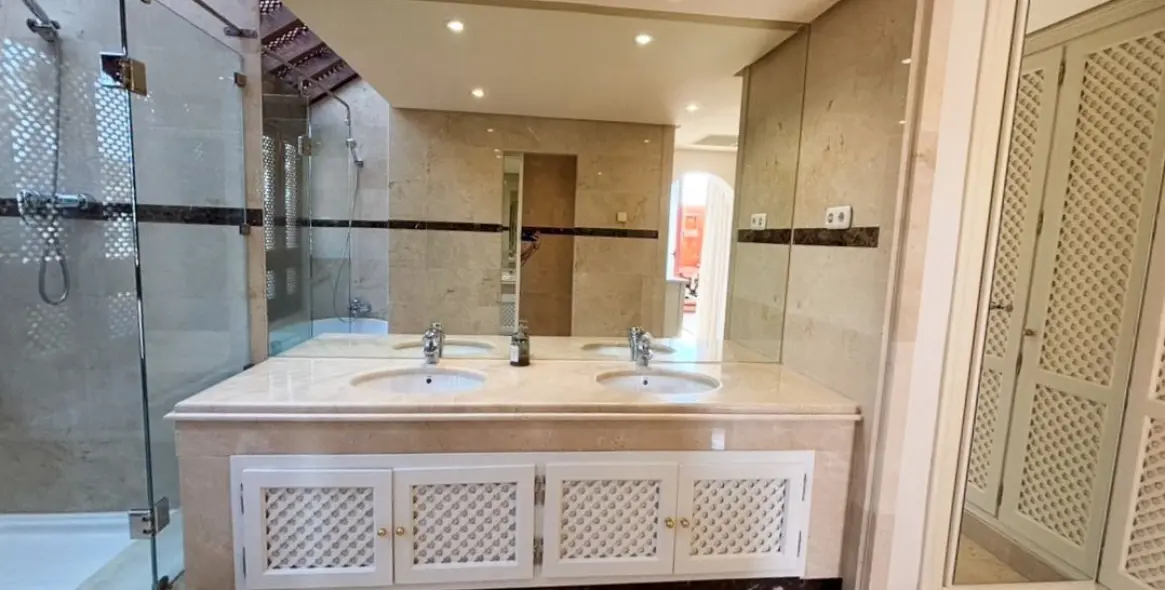 Long-term rent of penthouse in La Dama de Noche-La Alzambra 7