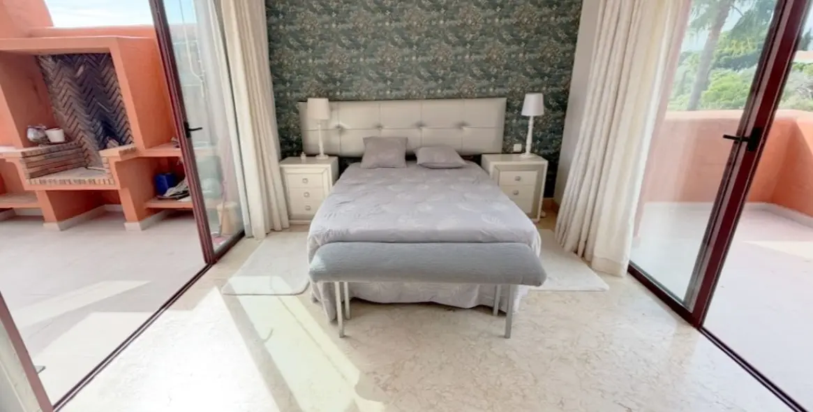 Long-term rent of penthouse in La Dama de Noche-La Alzambra 9