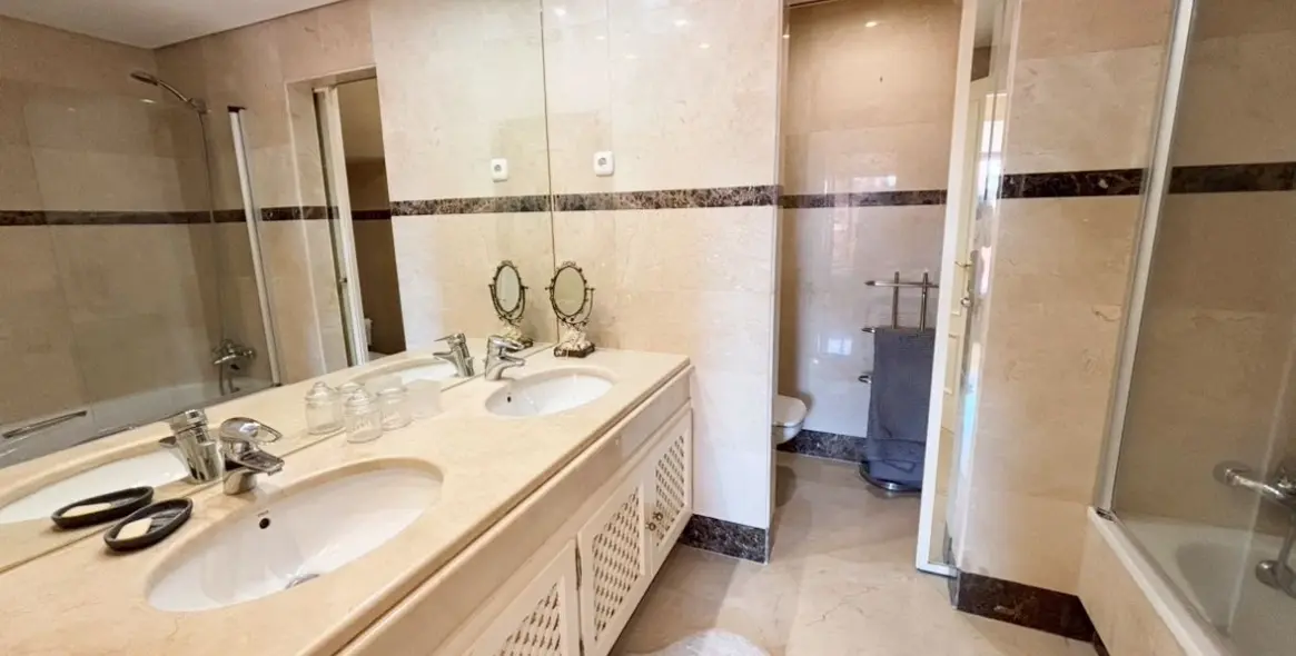 Long-term rent of penthouse in La Dama de Noche-La Alzambra 14