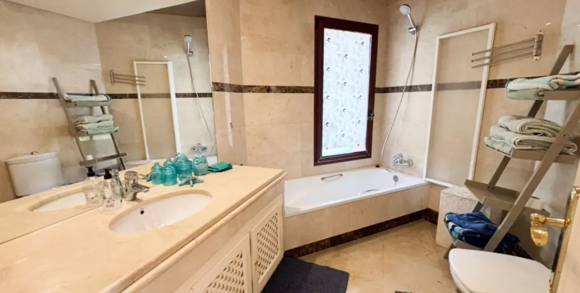 Long-term rent of penthouse in La Dama de Noche-La Alzambra 15