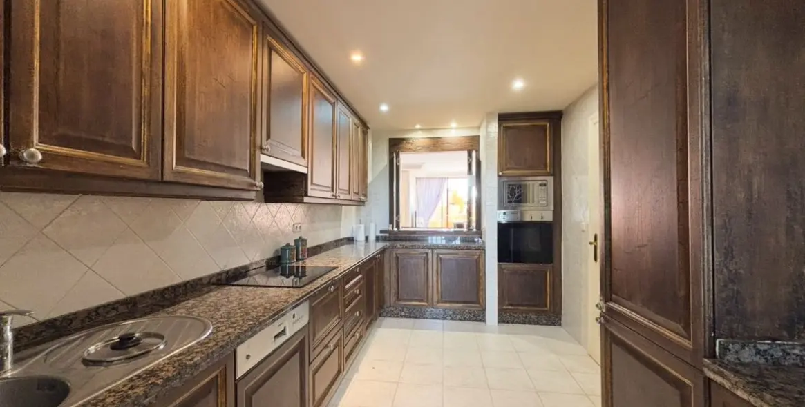 Long-term rent of penthouse in La Dama de Noche-La Alzambra 19