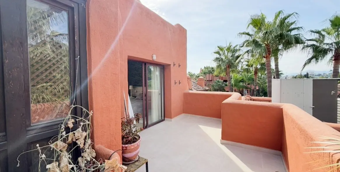 Long-term rent of penthouse in La Dama de Noche-La Alzambra 26