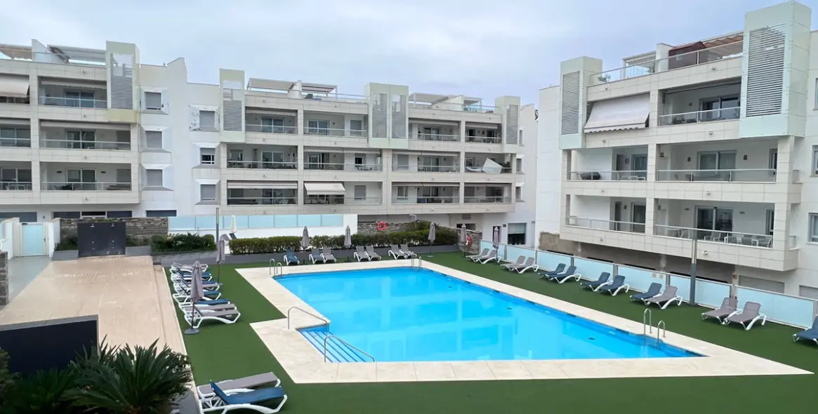 Долгосрочная аренда апартаментов на среднем этаже в San Pedro de Alcántara 24