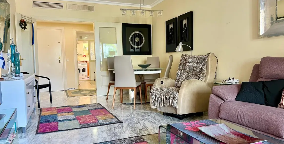 Sale of middle floor apartment in El Faro 3