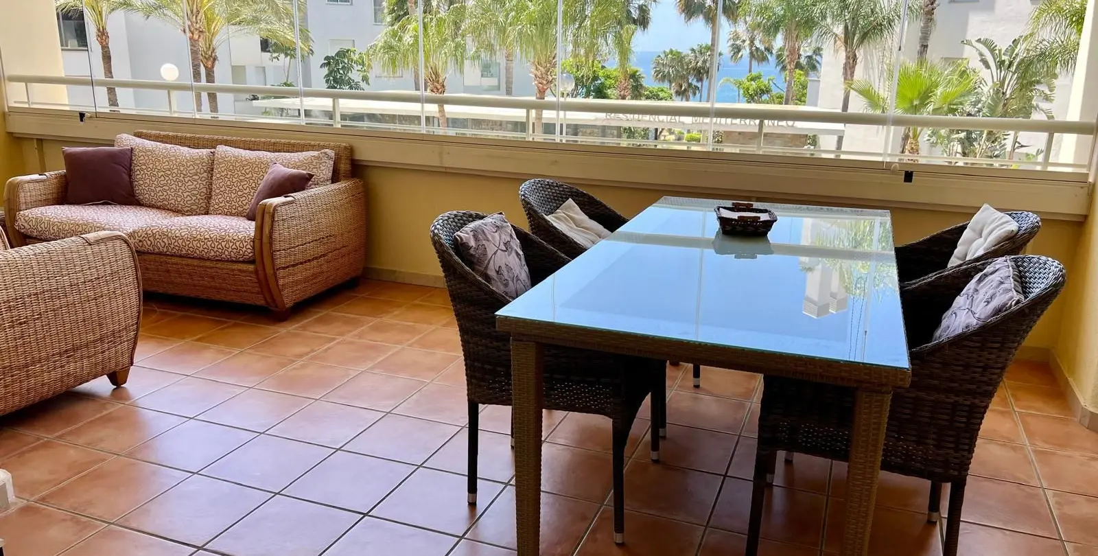 Sale of middle floor apartment in El Faro 4