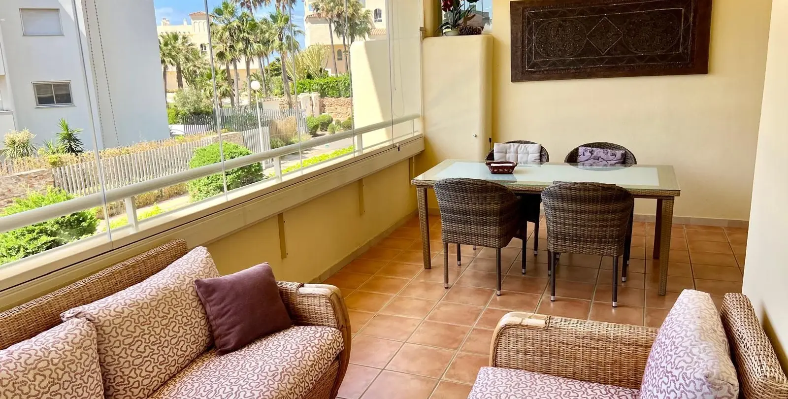 Sale of middle floor apartment in El Faro 6
