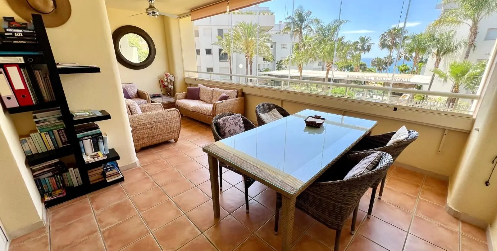 Sale of middle floor apartment in El Faro 7