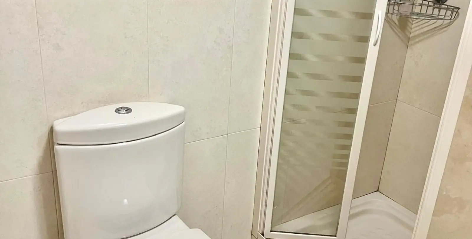Sale of middle floor apartment in El Faro 12