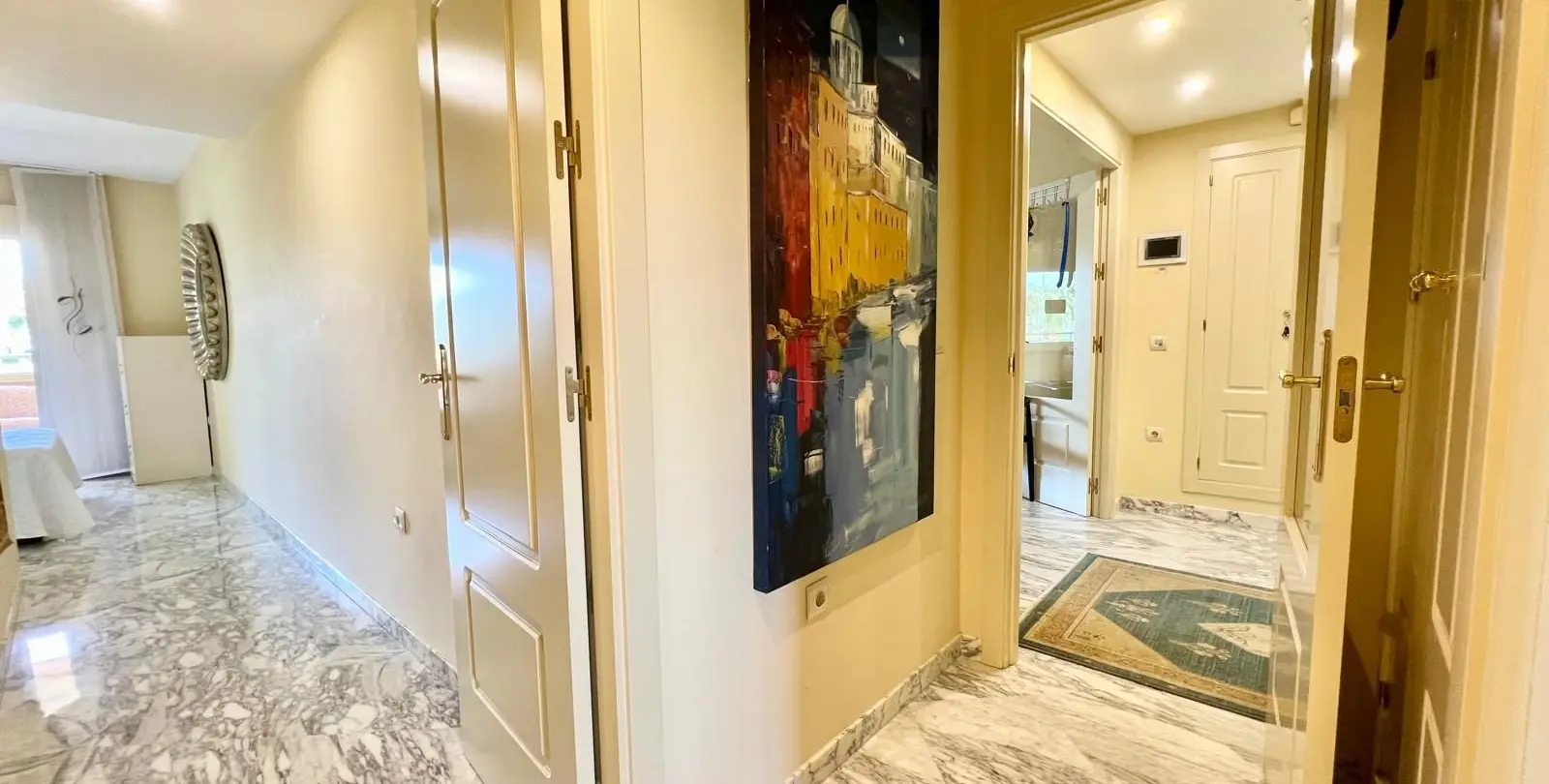 Sale of middle floor apartment in El Faro 17