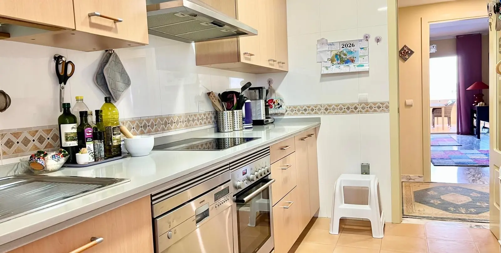 Sale of middle floor apartment in El Faro 20