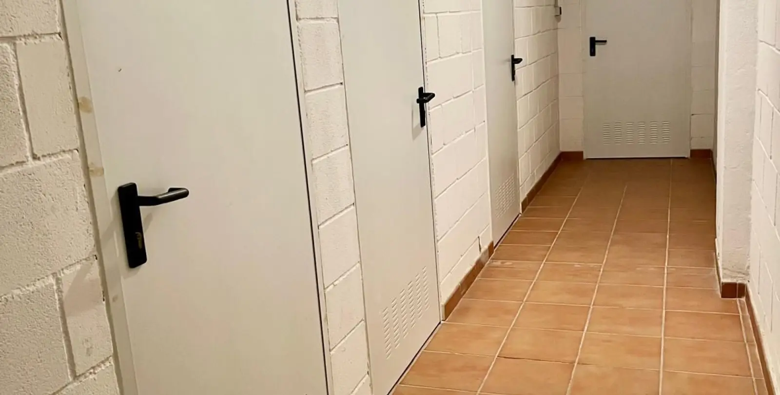 Sale of middle floor apartment in El Faro 24