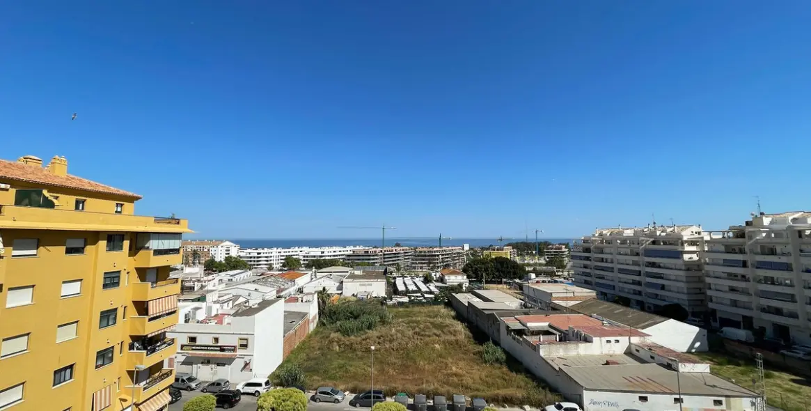 Sale of middle floor apartment in San Pedro de Alcántara 1