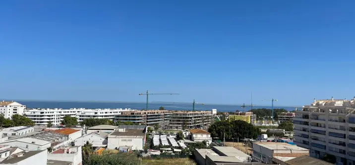 Sale of middle floor apartment in San Pedro de Alcántara 2