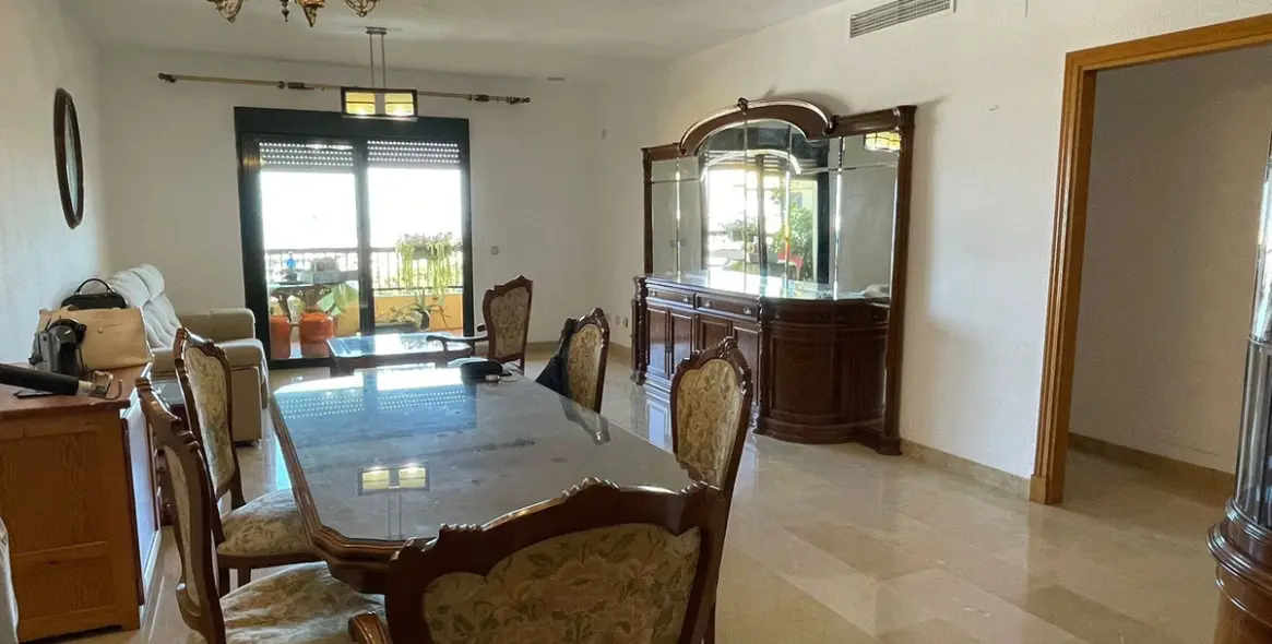 Sale of middle floor apartment in San Pedro de Alcántara 7
