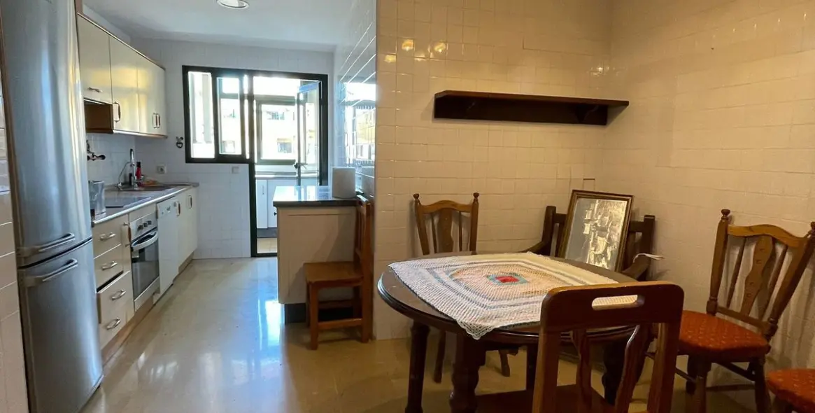 Sale of middle floor apartment in San Pedro de Alcántara 13