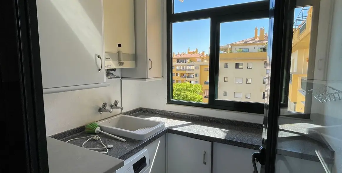 Sale of middle floor apartment in San Pedro de Alcántara 14