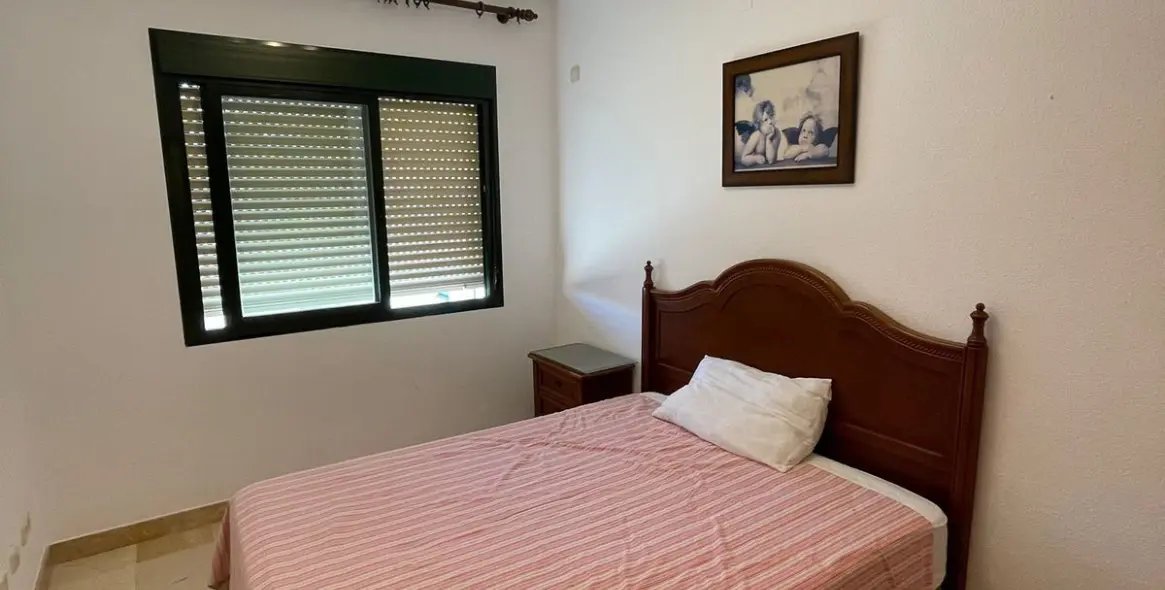 Sale of middle floor apartment in San Pedro de Alcántara 23