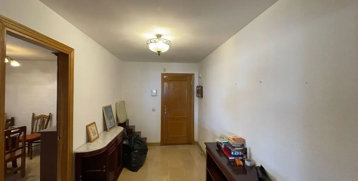 Sale of middle floor apartment in San Pedro de Alcántara 25