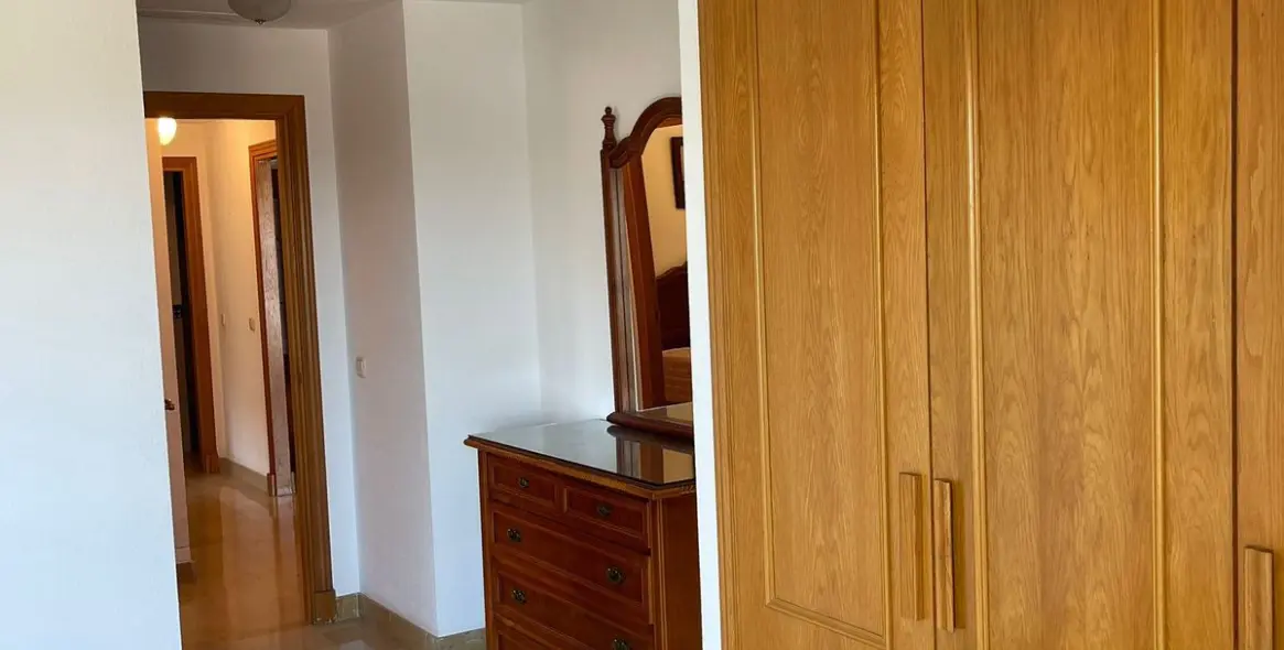 Sale of middle floor apartment in San Pedro de Alcántara 26