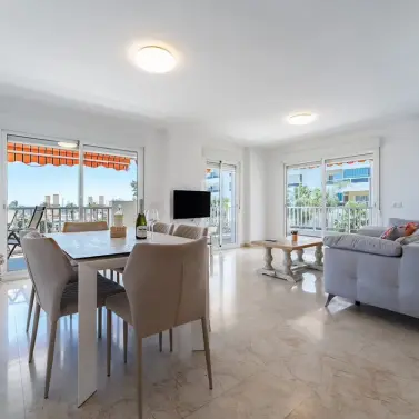 Venta de apartamento en planta media en Fuengirola