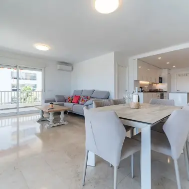 Venta de apartamento en planta media en Fuengirola