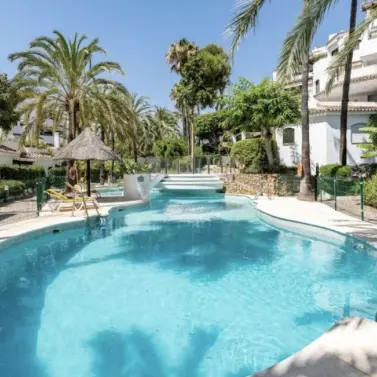 Sale of ground floor apartment in Elviria
