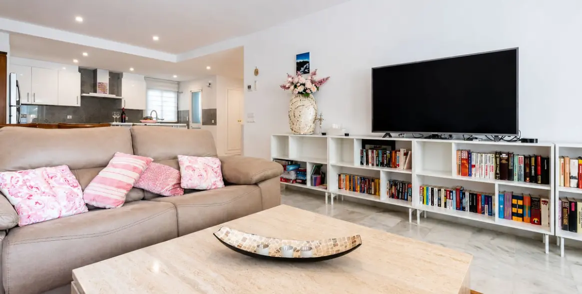Sale of ground floor apartment in Elviria 4