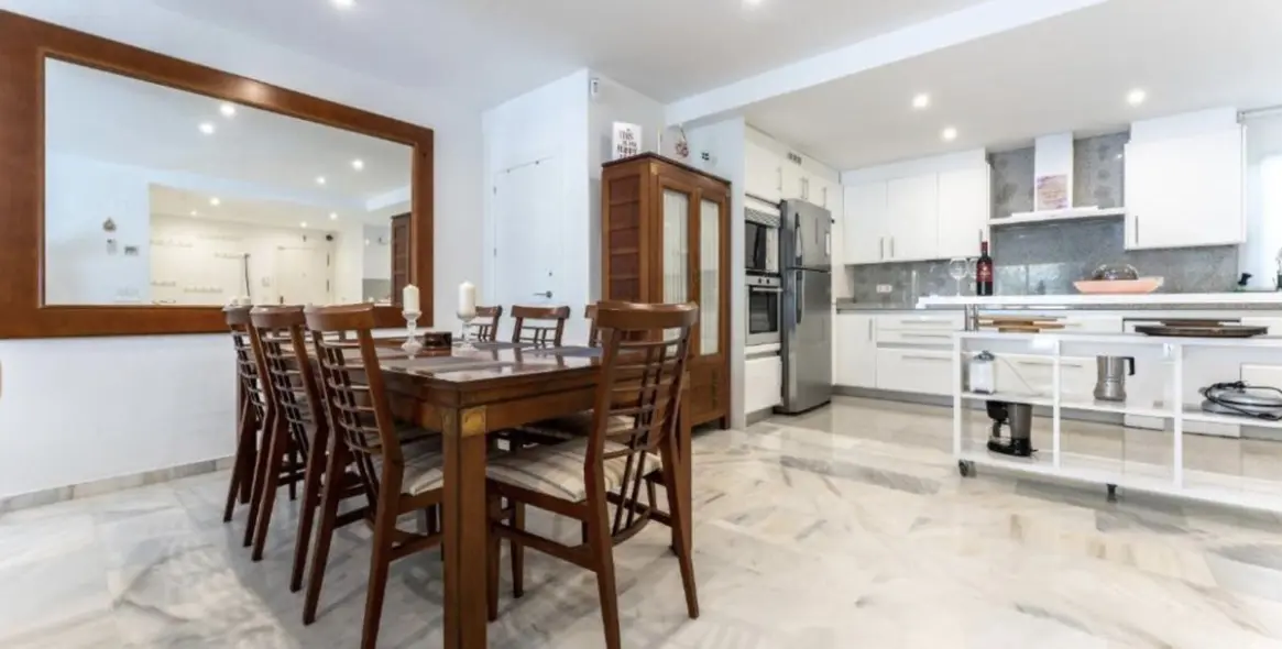 Sale of ground floor apartment in Elviria 5