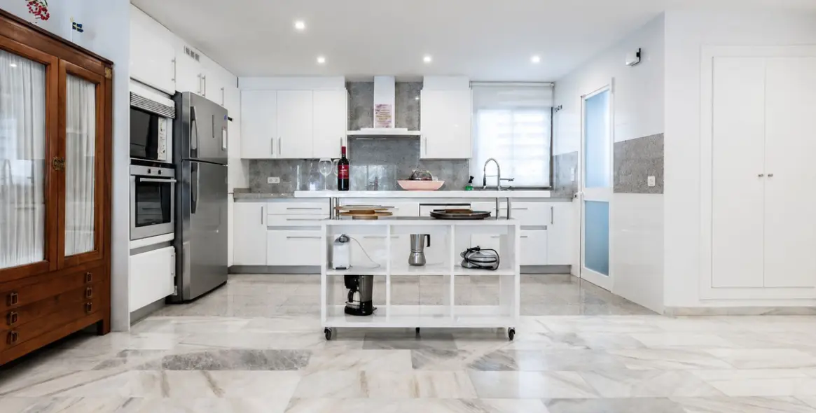 Sale of ground floor apartment in Elviria 8