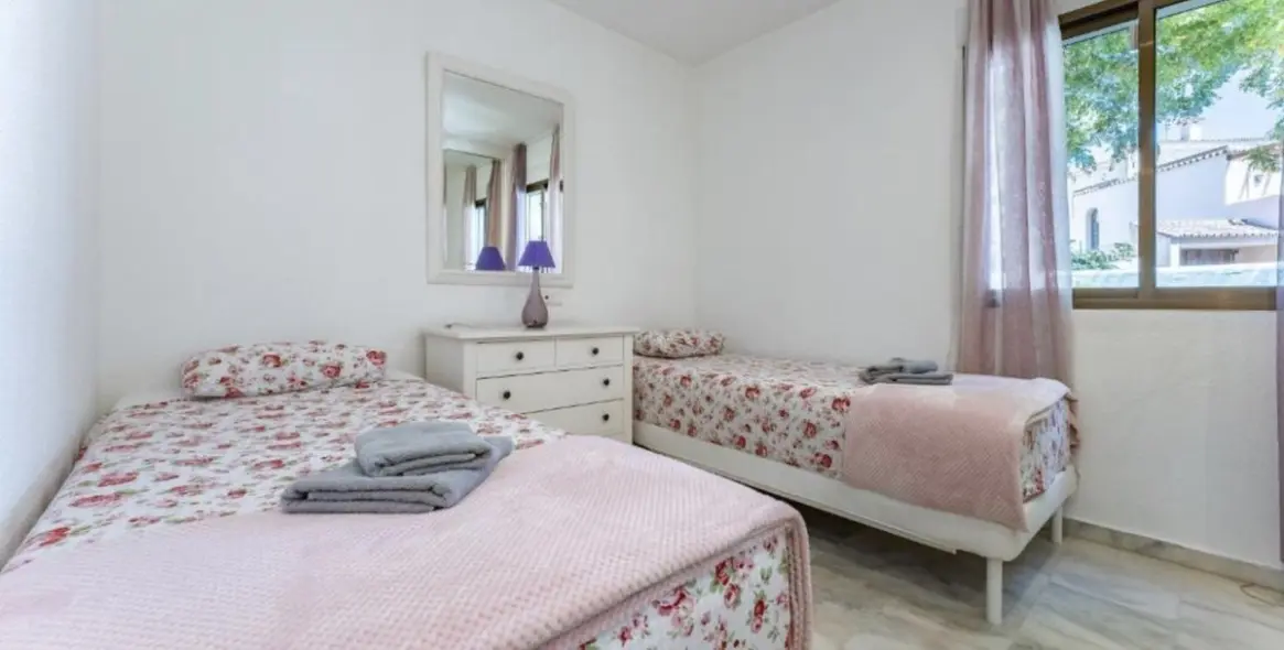 Sale of ground floor apartment in Elviria 14