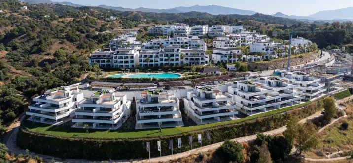 Sale of ground floor apartment in Estepona 0