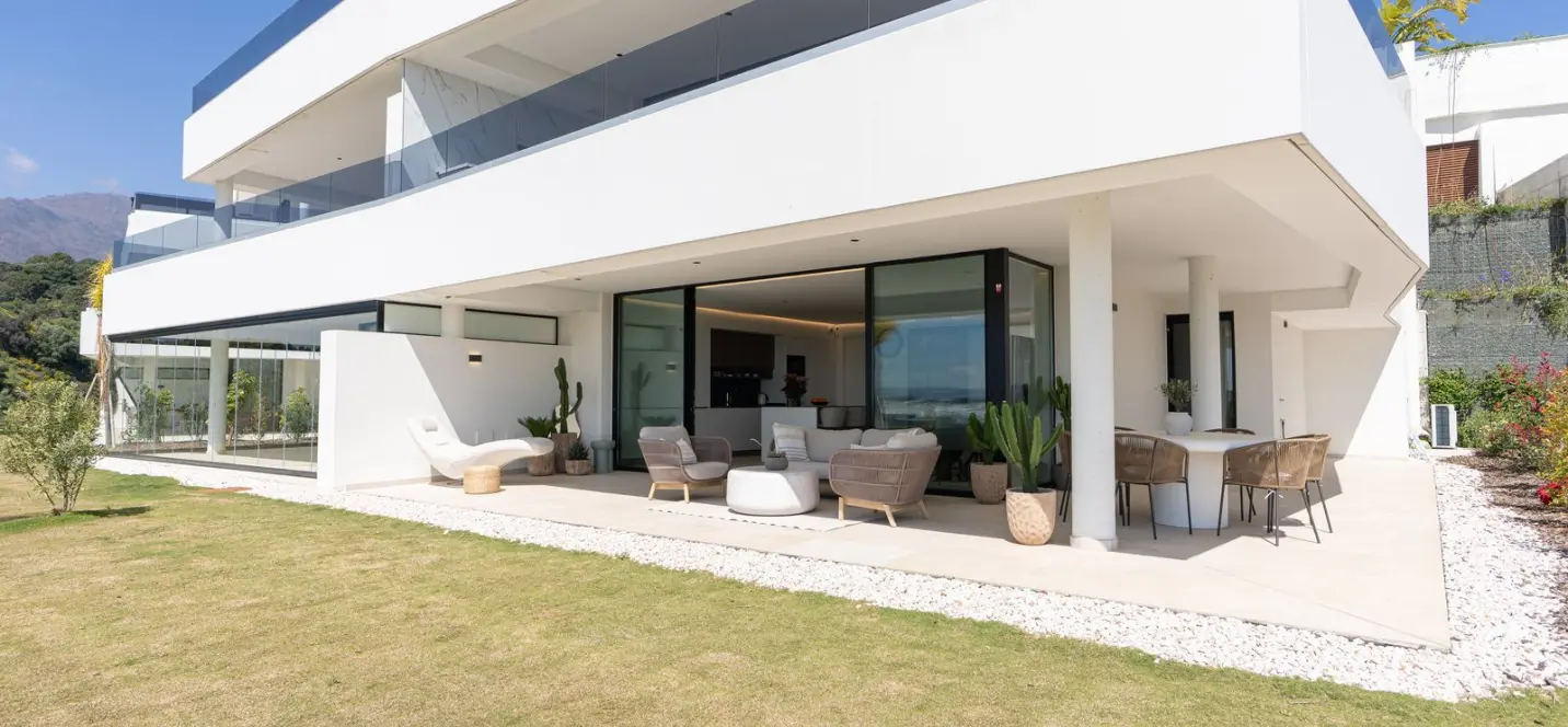 Продажа апартаментов на первом этаже в Estepona 2