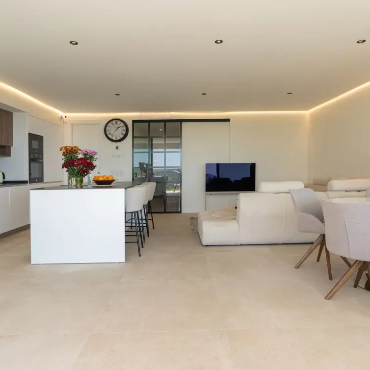 Продажа апартаментов на первом этаже в Estepona