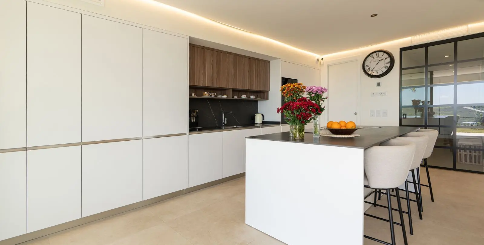 Sale of ground floor apartment in Estepona 6