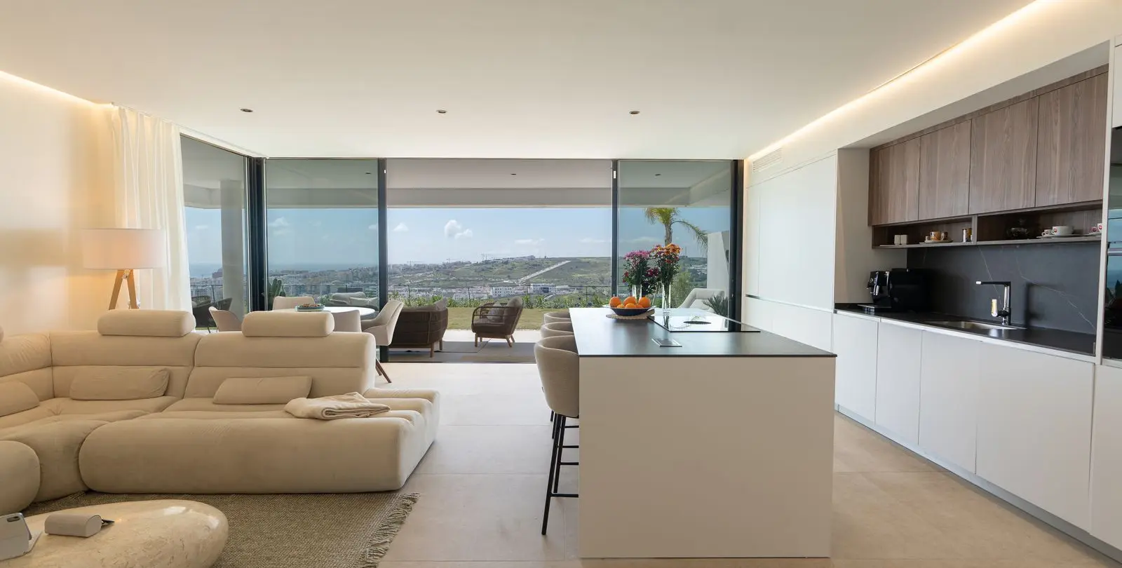Sale of ground floor apartment in Estepona 8