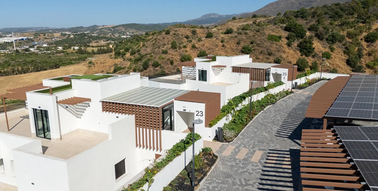 Sale of ground floor apartment in Estepona 15