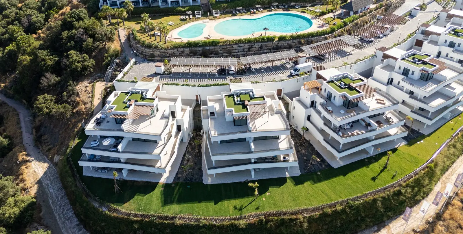 Sale of ground floor apartment in Estepona 21